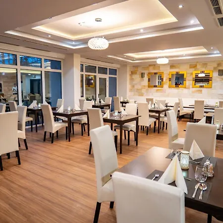 Aurora Hotel 4*