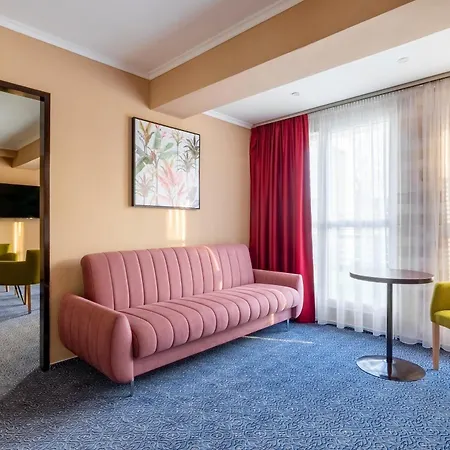 فندق Aurora 4*