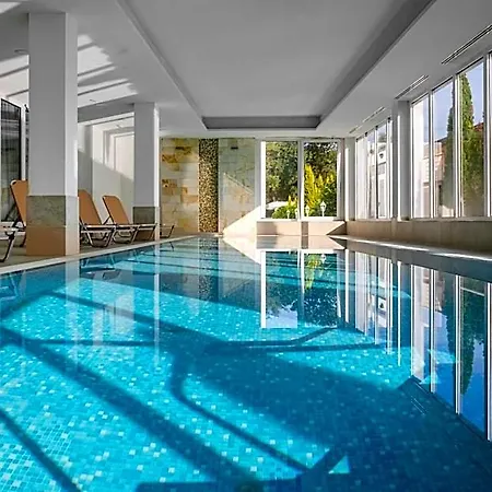 Szálloda Aurora 4*