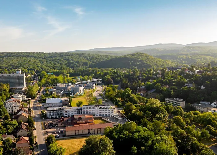 Aurora Отель Мишкольц