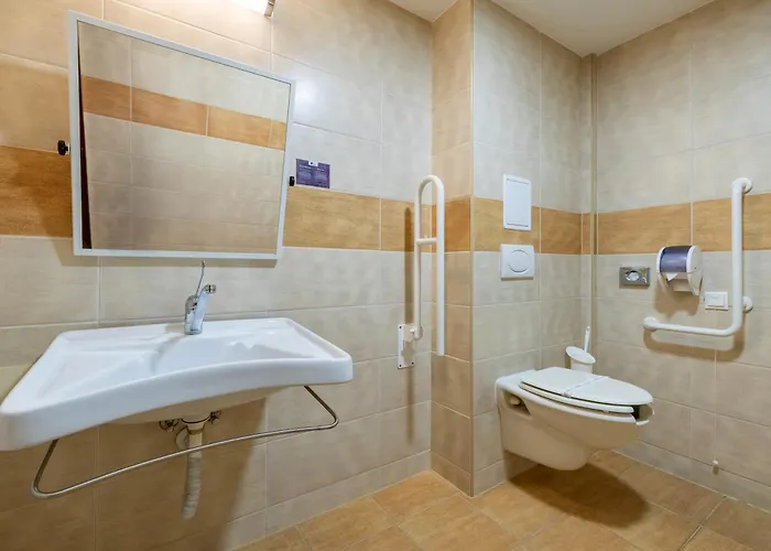 Отель Aurora Мишкольц