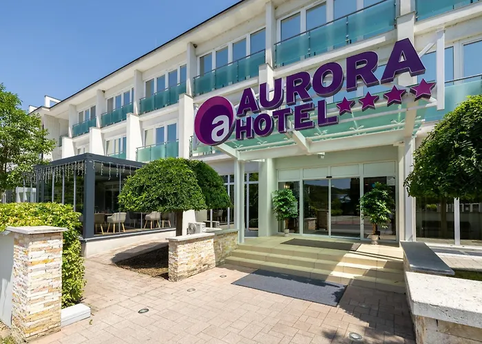 Отель Aurora 4*