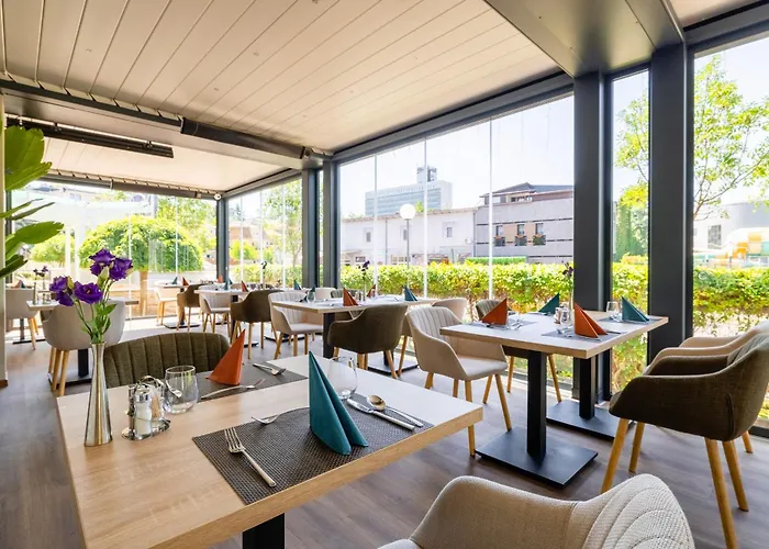 Отель Aurora 4*