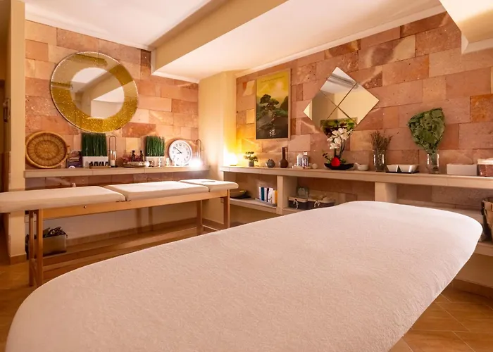 Отель Aurora Мишкольц