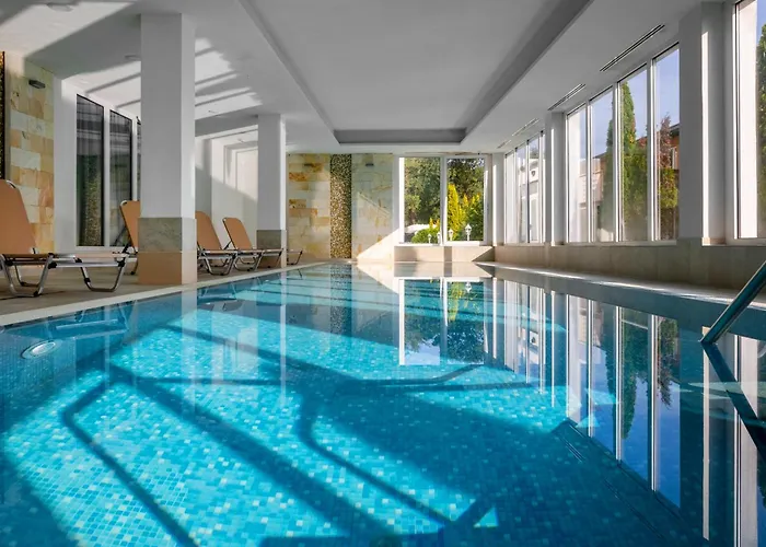 Aurora Отель 4*